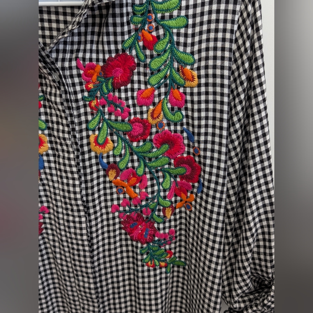 3/$20 Dex Gingham Shirt with Vibrant Floral Embroidery - Picture 10 of 11